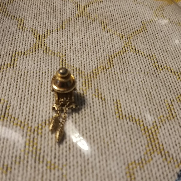 Vintage Avon pin - Picture 2 of 3